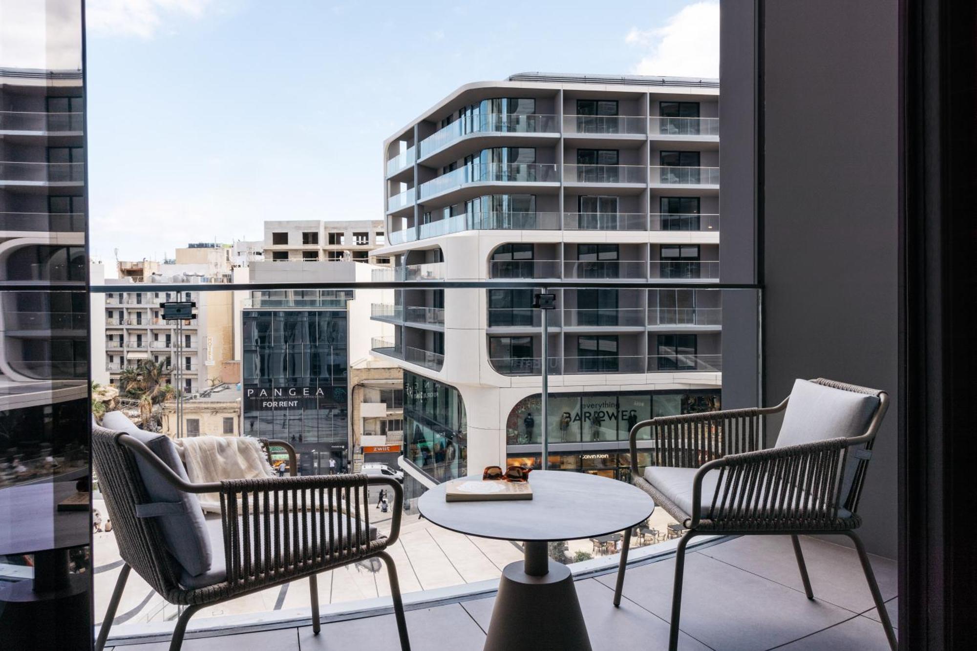 Me Malta By Melia Hotel Saint Julian's ภายนอก รูปภาพ