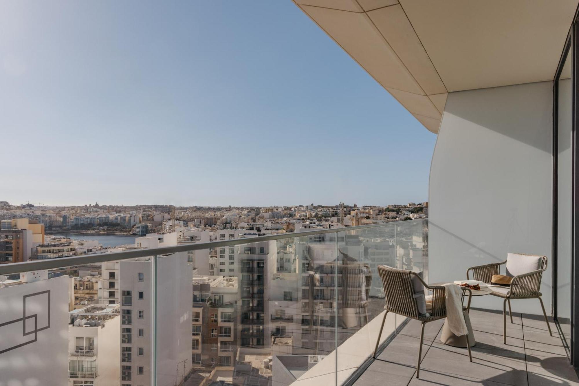 Me Malta By Melia Hotel Saint Julian's ภายนอก รูปภาพ