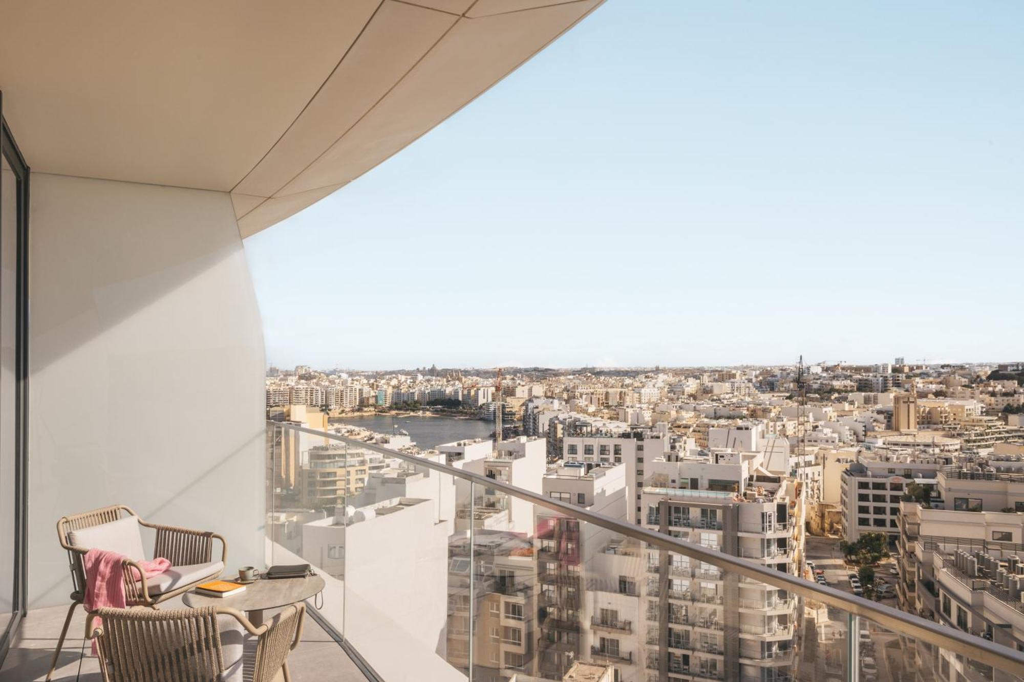 Me Malta By Melia Hotel Saint Julian's ภายนอก รูปภาพ