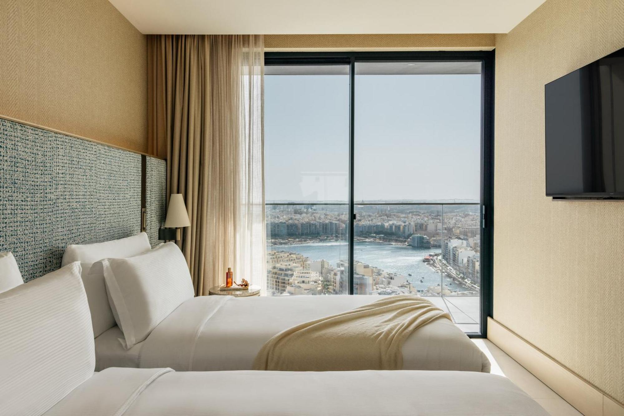 Me Malta By Melia Hotel Saint Julian's ภายนอก รูปภาพ
