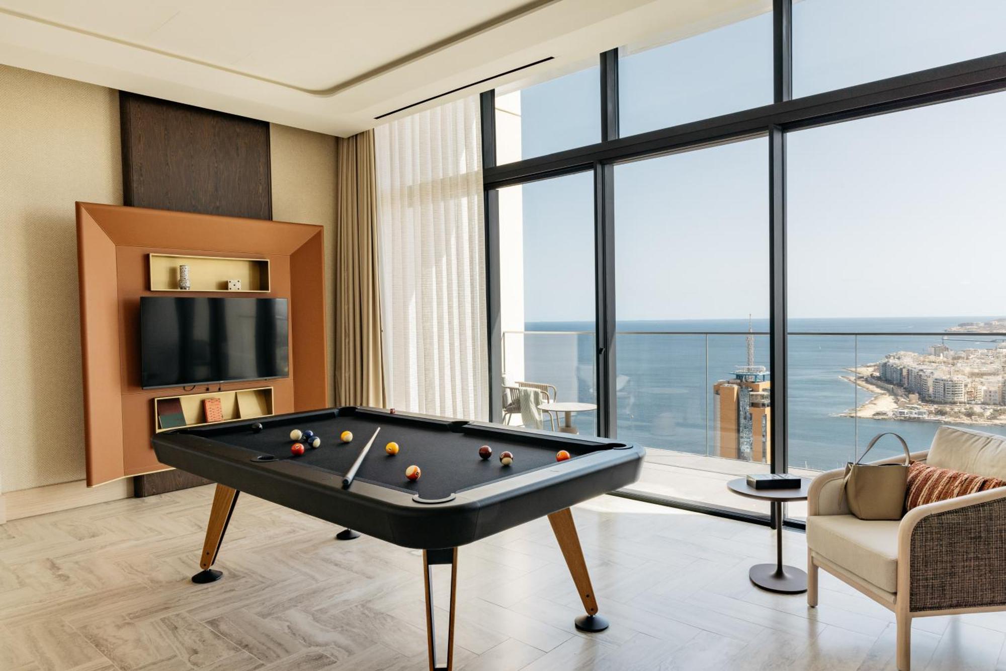 Me Malta By Melia Hotel Saint Julian's ภายนอก รูปภาพ