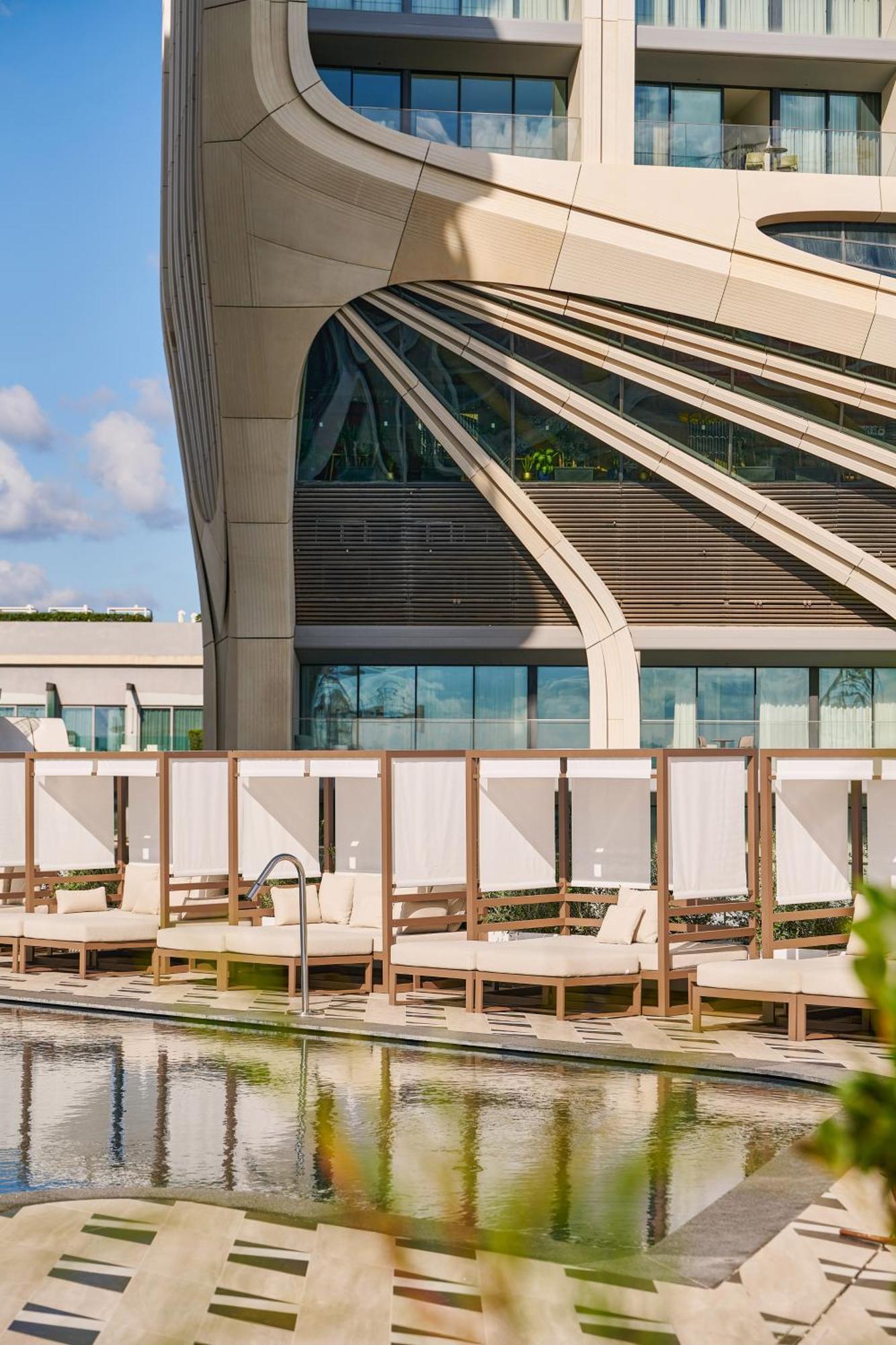 Me Malta By Melia Hotel Saint Julian's ภายนอก รูปภาพ